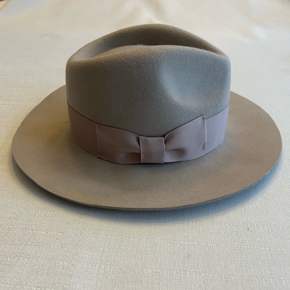 NWT Morgan & Taylor 100% Australian Wool Beige Hat with Wide Trim Headband - Picture 1 of 15